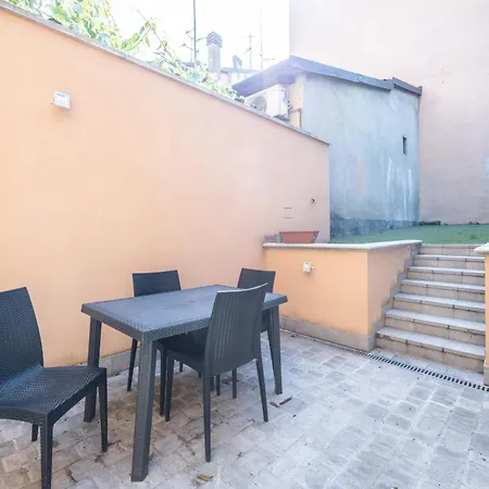 Borgo San Pietro Garden, By Short Holidays Lägenhet