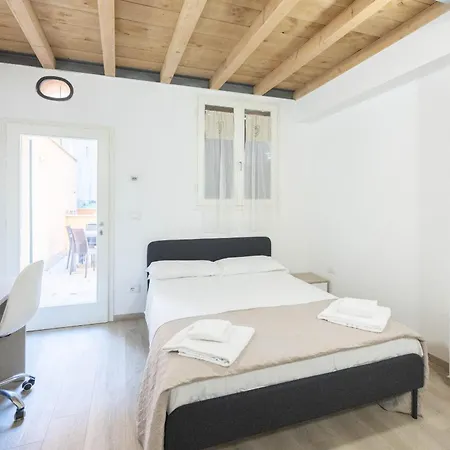 Borgo San Pietro Garden, By Short Holidays Apartman